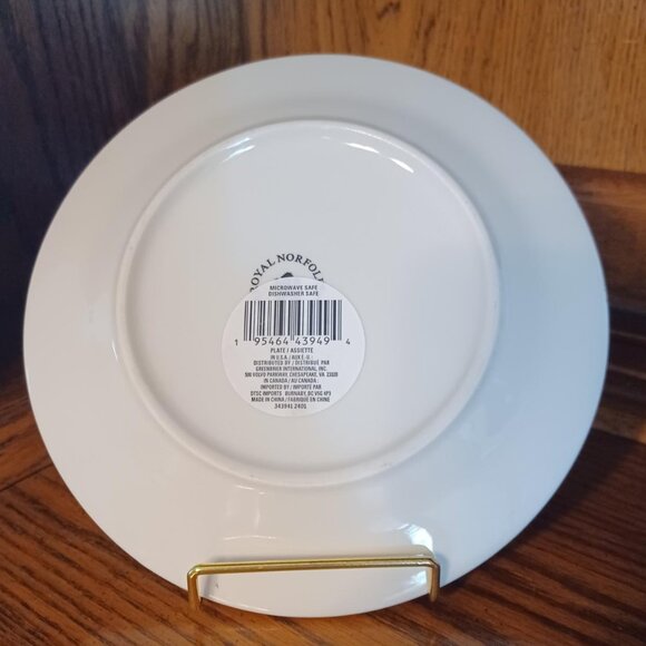 'Bee Themed' Plate, NWT, 7-1/2 inch diameter - Picture 2 of 3